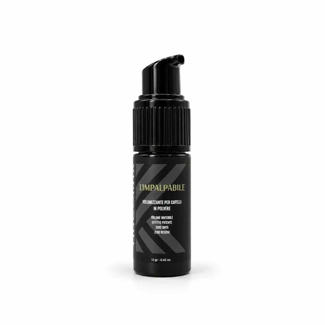 Flacone Tricomix L'Impalpabile polvere volumizzante 12 g su sfondo bianco